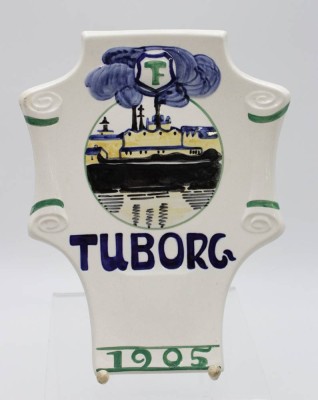 Auktion <br>Wand-Plakette, Tuborg 1905, Copenhagen, Aluminia, 23,3 x 17,8cm. [1]