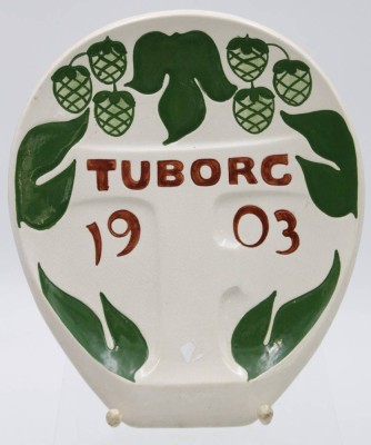 Auktion <br>Wand-Plakette, Tuborg 1903, Copenhagen, Aluminia, 22 x 19cm. [1]