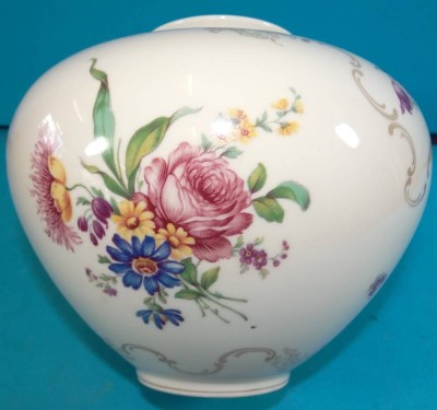 Auktion <br>bauchige Vase mit Blumendekor 