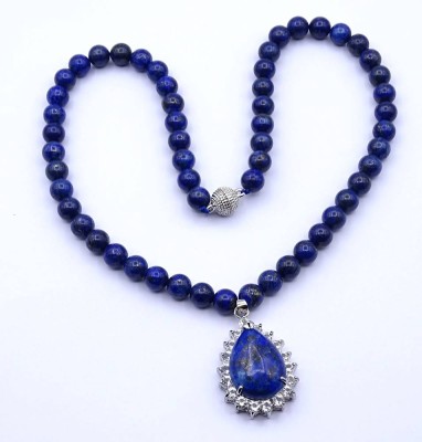 Auktion <br>Lapislazuli Halskette mit Anhänger, Magnetverschluss, L. 49,5cm [1]