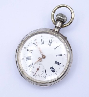 Auktion <br>Herren Taschenuhr, Markenlos, Silbergehäuse gepr., D. 46,3mm, Alters- und Gebrauchsspuren, mechanisch, Werk läuft [1]