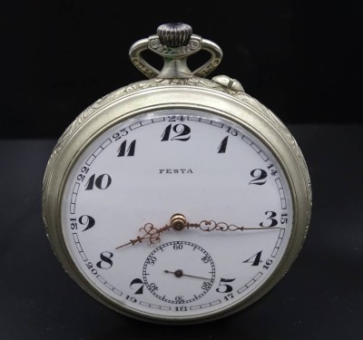 Auktion <br>Taschenuhr der Marke FESTA , Metallgehäuse , Uhrwerk steht , Ø 53mm [1]