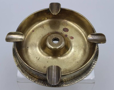 Auktion <br>Ascher gefertigt aus Granathülse, 3. Reich, dat. 1940, H-3,8cm D-19,5cm. [1]