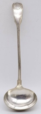 Auktion <br>gr. Suppenkelle mit Muschel, England, plated, L-34 cm [1]