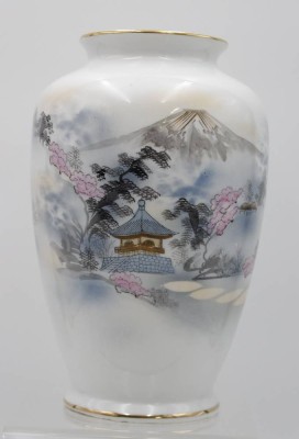 Auktion <br>Vase, Japan, Landschaftsdekor, gemarkt, H-24cm. [1]