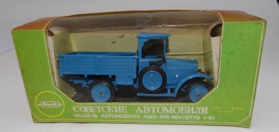 Auktion <br>Druckguss-LKW Modell von 1927, Russland, neu in Blister, 1:43 [1]