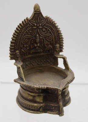 Auktion <br>Öl-Lampe, älter, hinduistische Darstellung, wohl Bronze, älter, H-13,9cm B-9cm. [1]