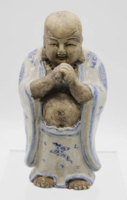 Auktion <br>grüssender Buddha, China, Blaumalerei, Keramik, älter, H-20,5cm, gemarkt [1]