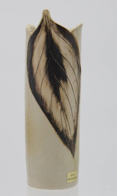 Auktion <br>Vase, Kunstkeramik, ungemarkt, Blattdekor, H-20,8cm. [1]