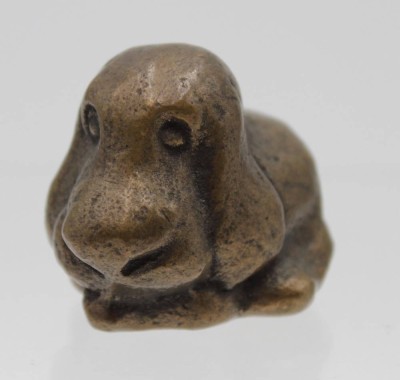 Auktion <br>kl. Bronze-Hund, ca. H-3,5cm. [1]