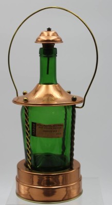 Auktion <br>Flasche mit Spieluhr, Lador, Kupfermonturen, H-26cm. [1]