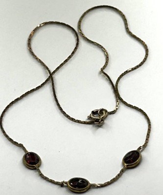 Auktion 344<br>Granat Halskette, wohl Normgold,sog.Viertelgold 250/1000,  nicht gestempelt, aber aus der selben Lieferung wie vorher, L-40 cm2,5 gr. [1]