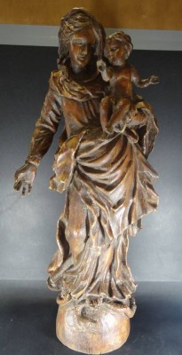Auktion 344<br>Holz Madonna mit Kind auf Halbkugel mit Schlange, wohl süddeutsch um 18.Jhd., alte Wurmschäden, H-76 cm [1]