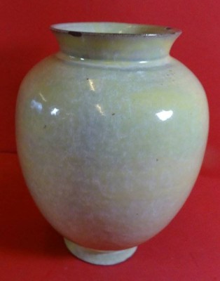 Auktion 344<br>Kunstkeramik-Vase, undeutlich gemarkt, div. Abplatzer, H-18 cm [1]