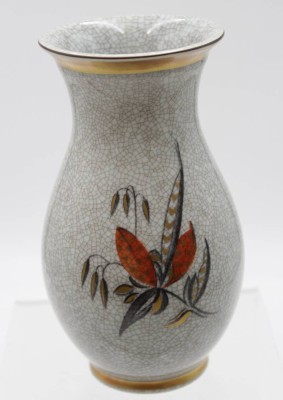 Auktion 346<br>kl. Vase, Royal Copenhagen, Craquelée, Nr. 2782, florale Bemalung, H-18cm. [1]