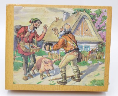 Auktion 346<br>Bilderpuzzle, älter, Märchenmotive, Gebrauchsspuren, Kasten H-4,2cm, 5,5 x 21cm. [1]