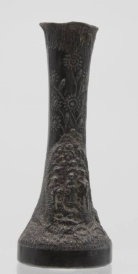 Auktion 346<br>Zinn-Vase, wohl um 1900, Reliefdekor, ca. H-16cm. [1]