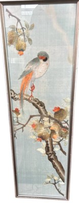 Auktion 346<br>hohes Seidenstickbild, China, Vogel mit Blüten, ger/Glas, RG 86,5x27,5 cm [1]