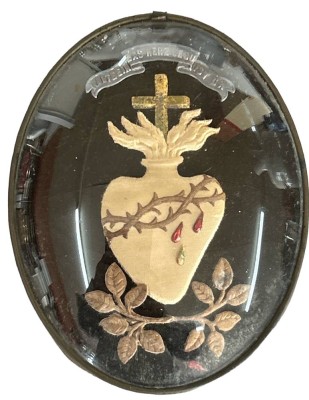 Auktion 346<br>Herz Jesu Wandmedaillon hinter gewölbten Glas, 15x11 cm [1]