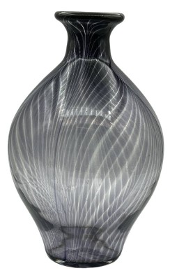 Auktion 347<br>gr. Vase mit Streifendekor?, leicht lila getönt, H-27 cm, D-16 cm [1]