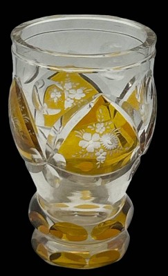 Auktion 351<br>böhmischer Ranftbecher mit Blumenschliff, klar/bernsteinfarben, H-13 cm, D-7 cm [1]