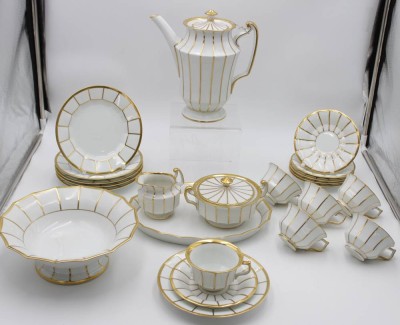 Auktion 347<br>Kaffeeservice, Royal Copenhagen, Palace, Kaffeekern, kl. Tablett, Fussschale, 6x kompl. Gedecke, Kanne H-23cm Tasse H-6cm [1]