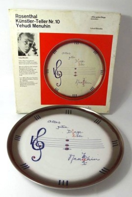 Auktion 354<br>Rosenthal Künstlerteller Nr.10 in OVP, Yehudi Menuhin, D-26 cm, l.imitiert [1]