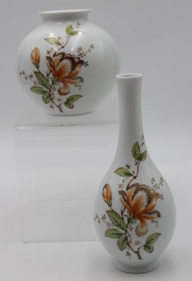 Auktion 347<br>2x div. Vasen, Kaiser, Dekor Simone, ca. H-21cm u. 12,5cm. [1]