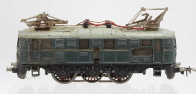 Auktion 347<br>E-Lok, Märklin, RS 800, H0, Altersspuren, Fehlteile, Funktion nicht überprüft [1]