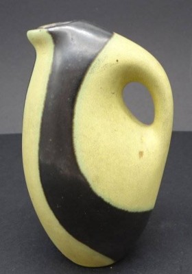 Auktion 348<br>Studio-Keramikvase, gelb/schwarz, H-11 cm [1]