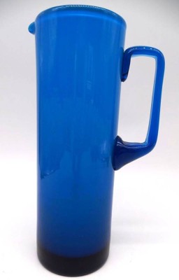 Auktion 348<br>blauer Überfangt-Krug, H-26 cm [1]