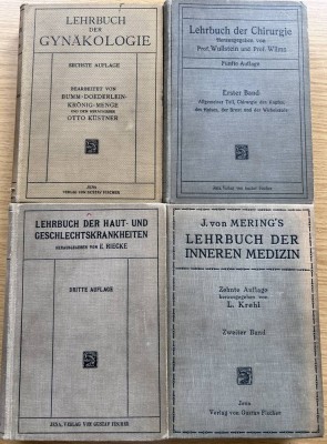 Auktion 348<br>4x medizinische Lehrbücher um 1915, gut erhalten und reich bebildert [1]