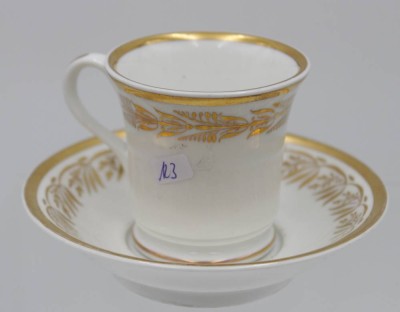 Auktion 348<br>Tasse mit U.T., KPM Berlin, Szepter und Reichsapfel, um 1900, Goldbemalung, ca. H-6cm [1]