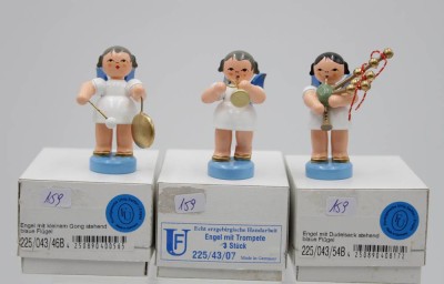 Auktion 348<br>3x Musik-Engel, Fa. Uhlig, Seiffen, je mit orig. Karton, ca. H-6cm. [1]