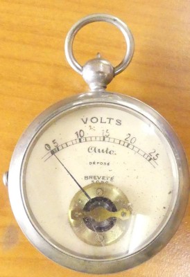 Auktion 348<br>Voltmeter in Taschenuhr-Form, D-5,5 cm [1]