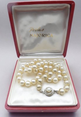 Auktion 349<br>Perlen-Halskette 