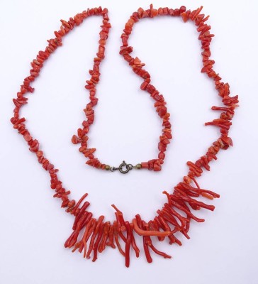 Auktion 349<br>Lange Stab-Korallen Halskette mit Federring Verschluss, L. 70cm, 37g. [1]