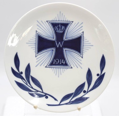 Auktion 349<br>Erinnerungsteller, Meissen Schwertermarke, Deutsches Reich, Eisernes Kreuz 1914, 1. Wahl, D-25,4cm [1]