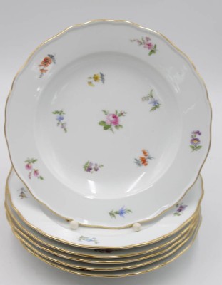 Auktion 349<br>6x Meissen-Teller, Schwertermarke, Streublümchen, je 1. Wahl, D-25,5cm [1]