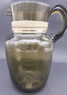 Auktion 349<br>Rauchglas-Krug, H- ca. 24 cm, ca. 1 L, Handarbeit [1]