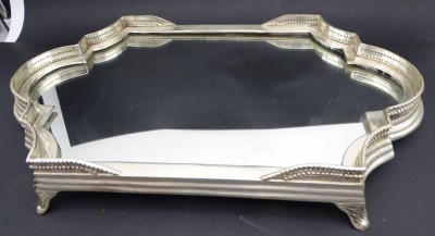 Auktion 349<br>gr. Galerie-Tablett, plated, Ablagefläche mit Spiegel, guter Zustand, H-6 cm, 43x26 cm [1]