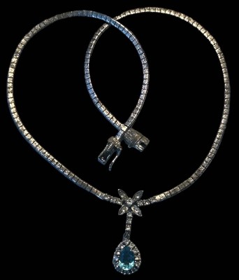 Auktion 349<br>Silber-Collier mit hellblauen und klaren Steinen, L- ca. 44 cm [1]