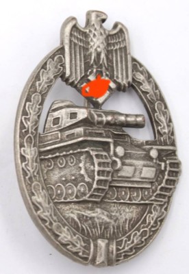 Auktion 349<br>Panzerkampf-Abzeichen wohl 3. Reich, verso Hersteller [1]