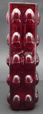 Auktion 349<br>rote Hirschberg Bubble Vase, H-20 cm [1]