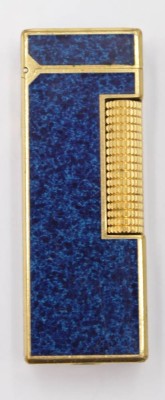 Auktion 349<br>Dunhill Feuerzeug,  blau/vergoldet, H-6,3 cm, Gebrauchsspuren [1]