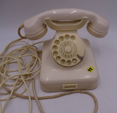 Auktion 349<br>gr. weisses Telefon mit runder Wählscheibe, Post W48 [1]