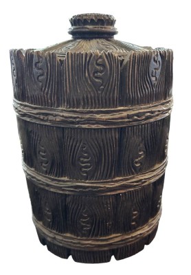 Auktion 349<br>runde Holzdose mit Kerbschnizerei, H-17 cm, D-11 cm [1]
