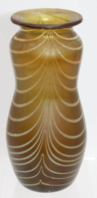 Auktion 349<br>hohe Vase im Jugendstil, monogrammiert 