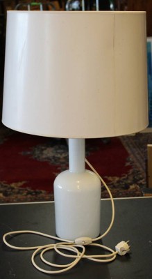 Auktion 349<br>hohe Lampe, Milchglasstand, H-71cm [1]
