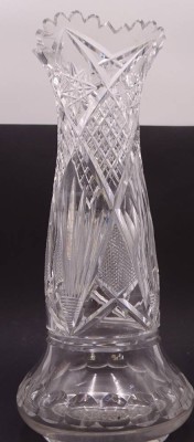 Auktion 357<br>hohe Kristallvase mit Schliff, H-35 cm, Zacken min. bestossen [1]